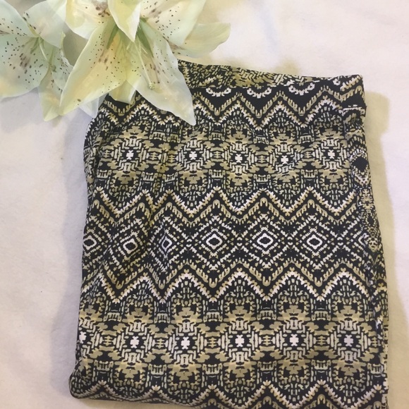 Black Multi Plus Size Pants - Picture 2 of 4